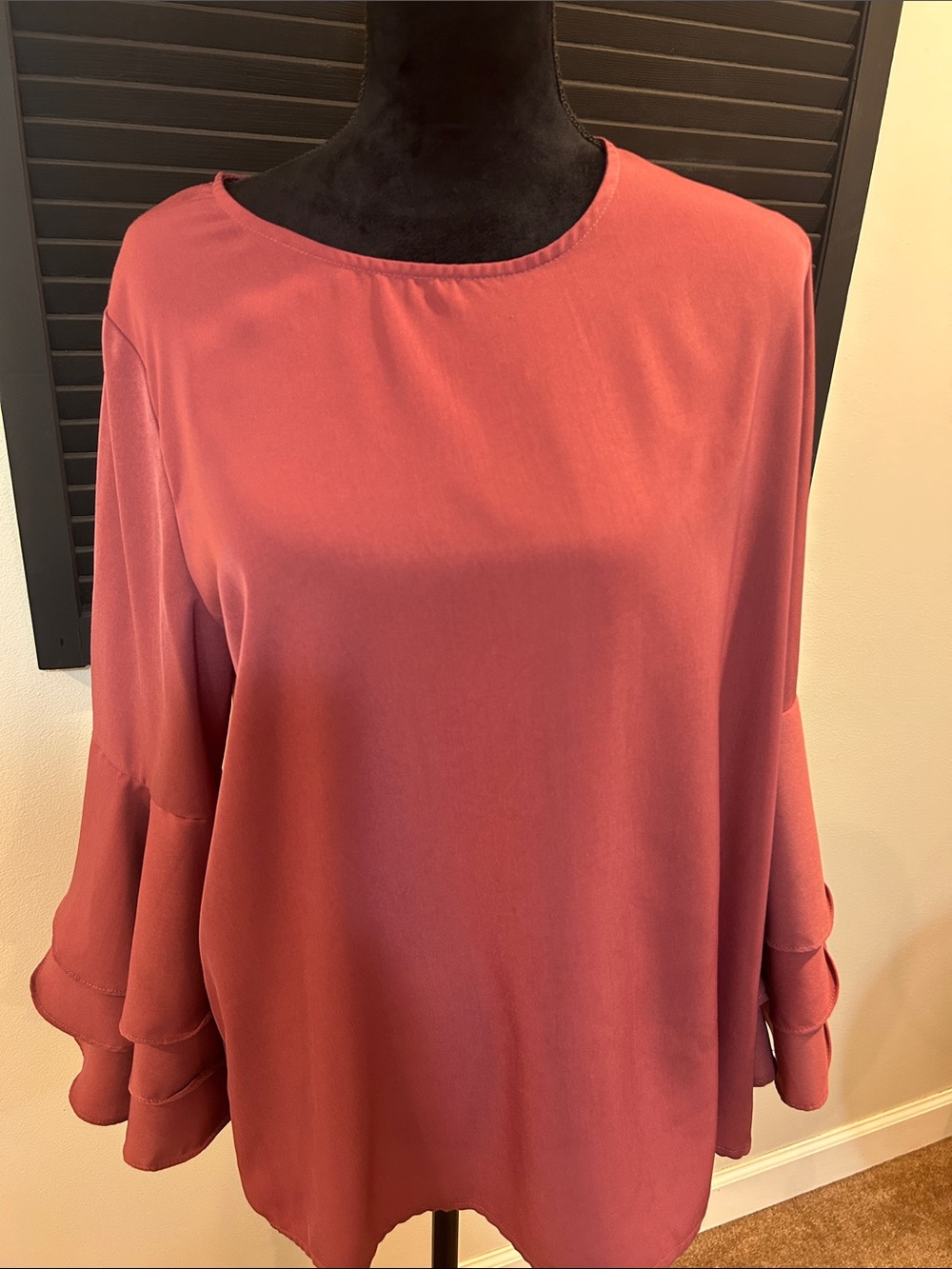 eesome Coral Pink Tiered-Ruffle Sleeve Blouse